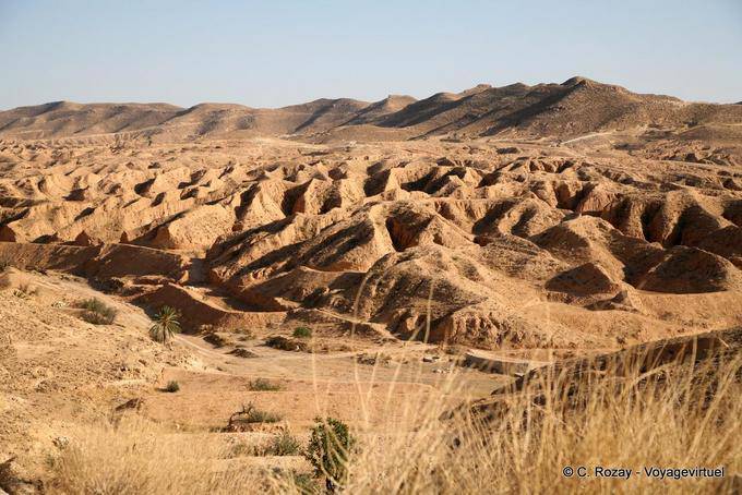 Visione apocalittica dei piedi del Jebel Dahar, Matmata - Tunisia