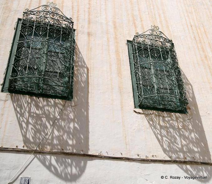 Ombra ferro alle finestre, Sfax - Tunisia