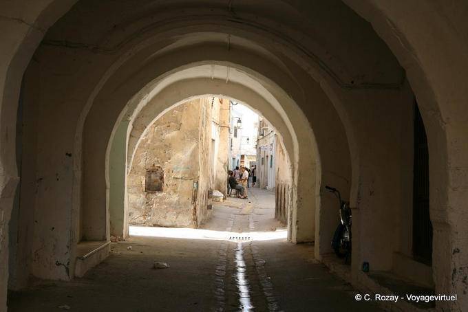 Archi Passerella in medina di Sfax - Tunisia
