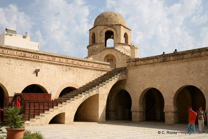Sousse, Grande Moschea, le scale del tribunale alla cupola nord-est - Tunisia
