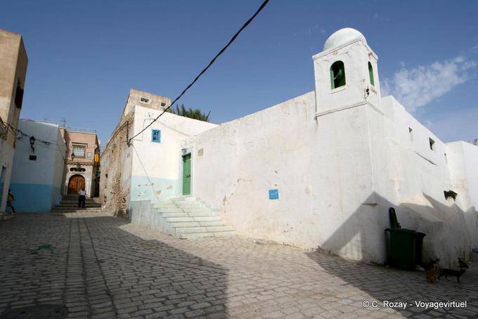 Salita acciottolata nel medina, Sousse - Tunisia