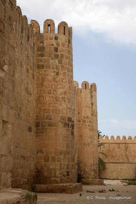 Bastioni affiancato da torri semi-cilindriche, Ribat di Sousse - Tunisia