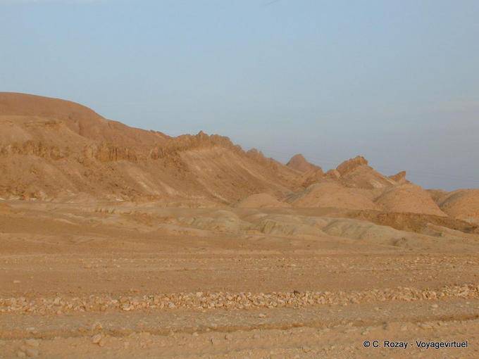 Deserto di pietra e creste, regione Tamerza Chebika - Tunisia