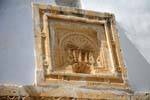 Hammamet, scultura sulla cima di una porta, dettaglio, Tunisia.