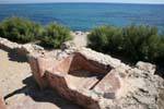 Kerkuane, rimane di una scarpa da bagno per fare il bagno al mare, Tunisia.