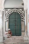 Tunis medina, entrata moschea, Tunisia.