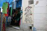 Tunis medina, abiti alla moda, Tunisia.