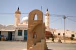 Di fronte alla moschea, Ksar Haddada, Tunisia.