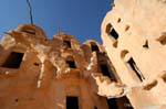 Equilibrista accesso Fragile, Ksar Ouled Soltane, Tunisia.