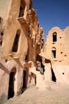 Accesso rudimentale a ghorfas, Ksar Ouled Soltane, Tunisia.