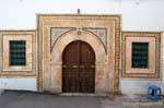 Dimensioni in pietra e decorazione l'ingresso di una casa nella Medina, Sfax, Tunisia.