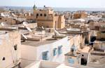 I tetti della città e parabole, Sousse Medina, Tunisia.