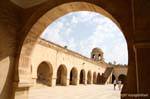 Sousse, Grande Moschea, il tribunale vede da un arco di cavalletto, Tunisia.