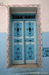 Blu tempestato porta nella medina di Sousse, Tunisia.