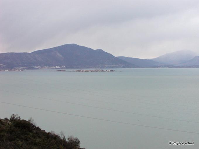 Visualizza Yesilada sul Lago Eğirdir - Turchia