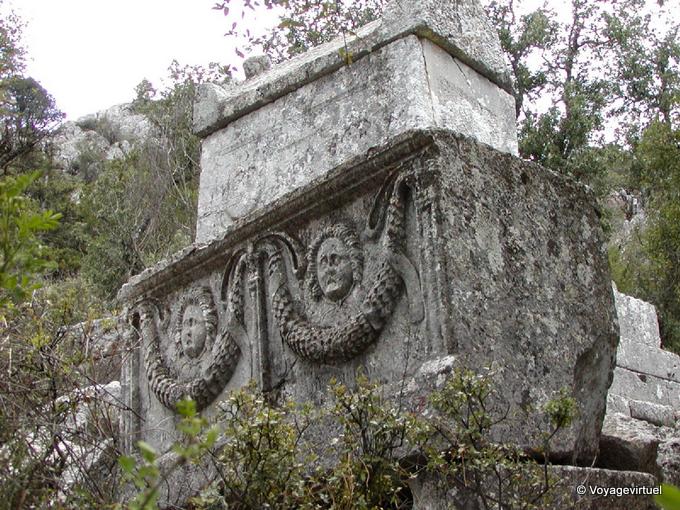 Tomba intagliata nella necropoli di Termessos - Turchia