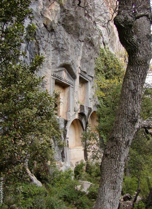 Rock Tombs tagliato a Termessos - Turchia