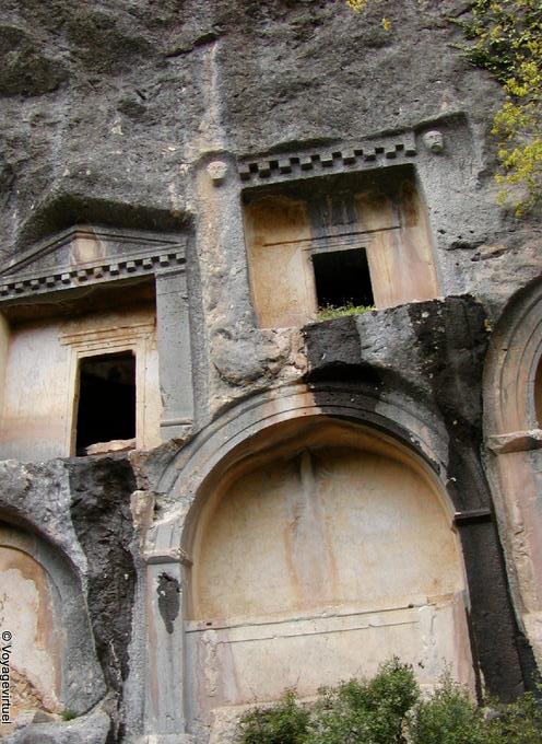 Una tomba nella roccia, necropoli rupestri di Termessos - Turchia