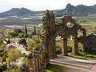 Un'altra vista di una parte dell'acquedotto di Aspendos, Turchia.