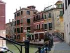 Ponte e colori, Venezia, Italia.